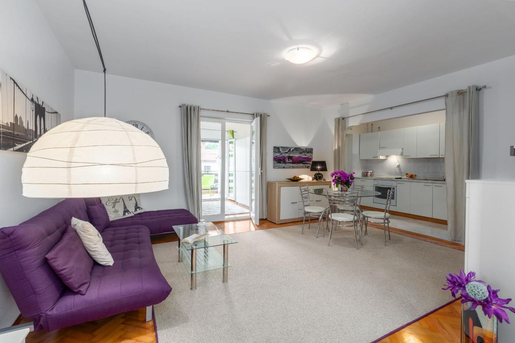 Apartment Enny Fuer 2 Personen In Porec, Nur 300m Vom Strand, 10 Gehminuten Vom Zentrum Entfernt, *