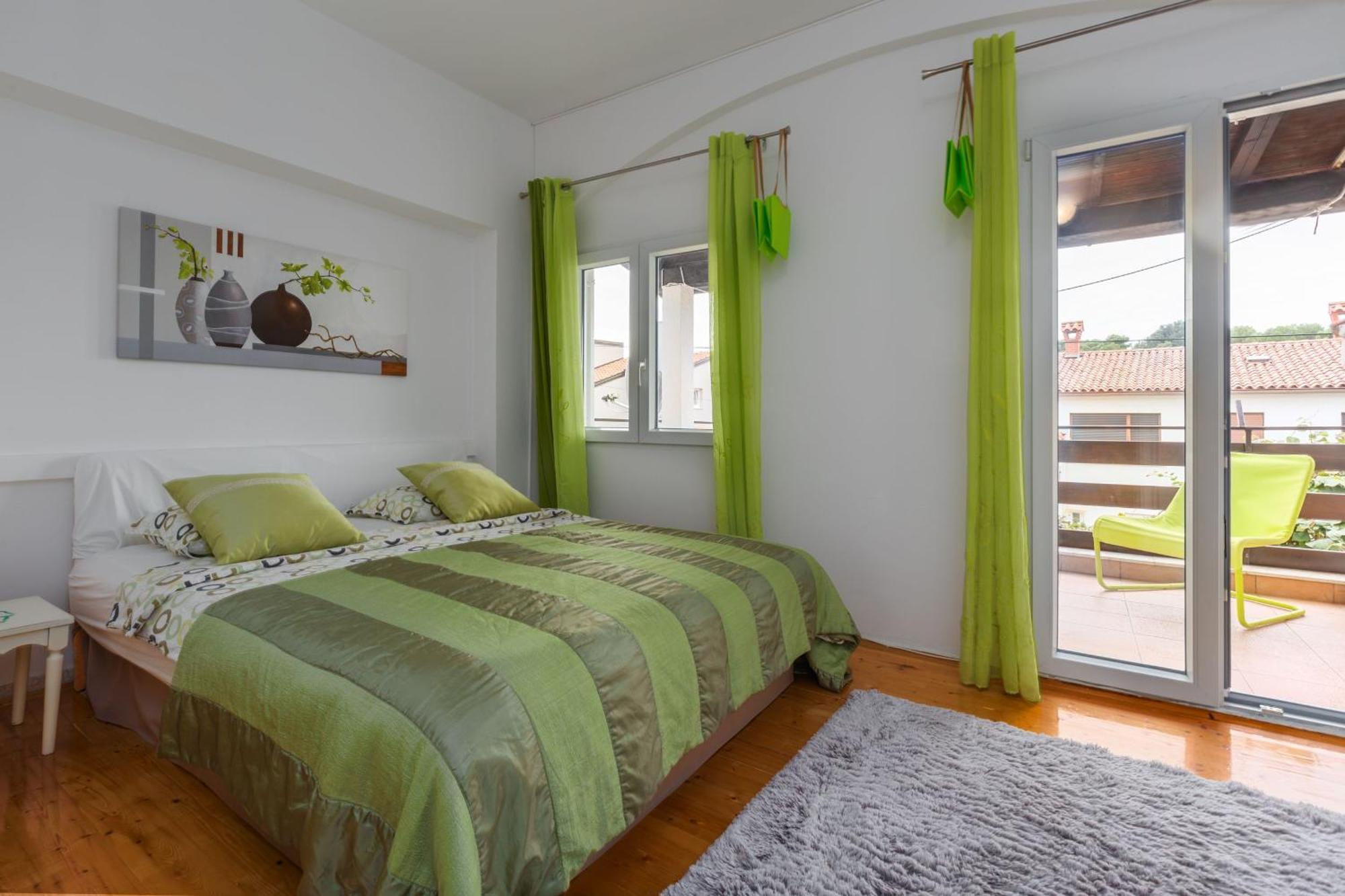 Apartment Enny Fuer 2 Personen In Porec, Nur 300m Vom Strand, 10 Gehminuten Vom Zentrum Entfernt, *